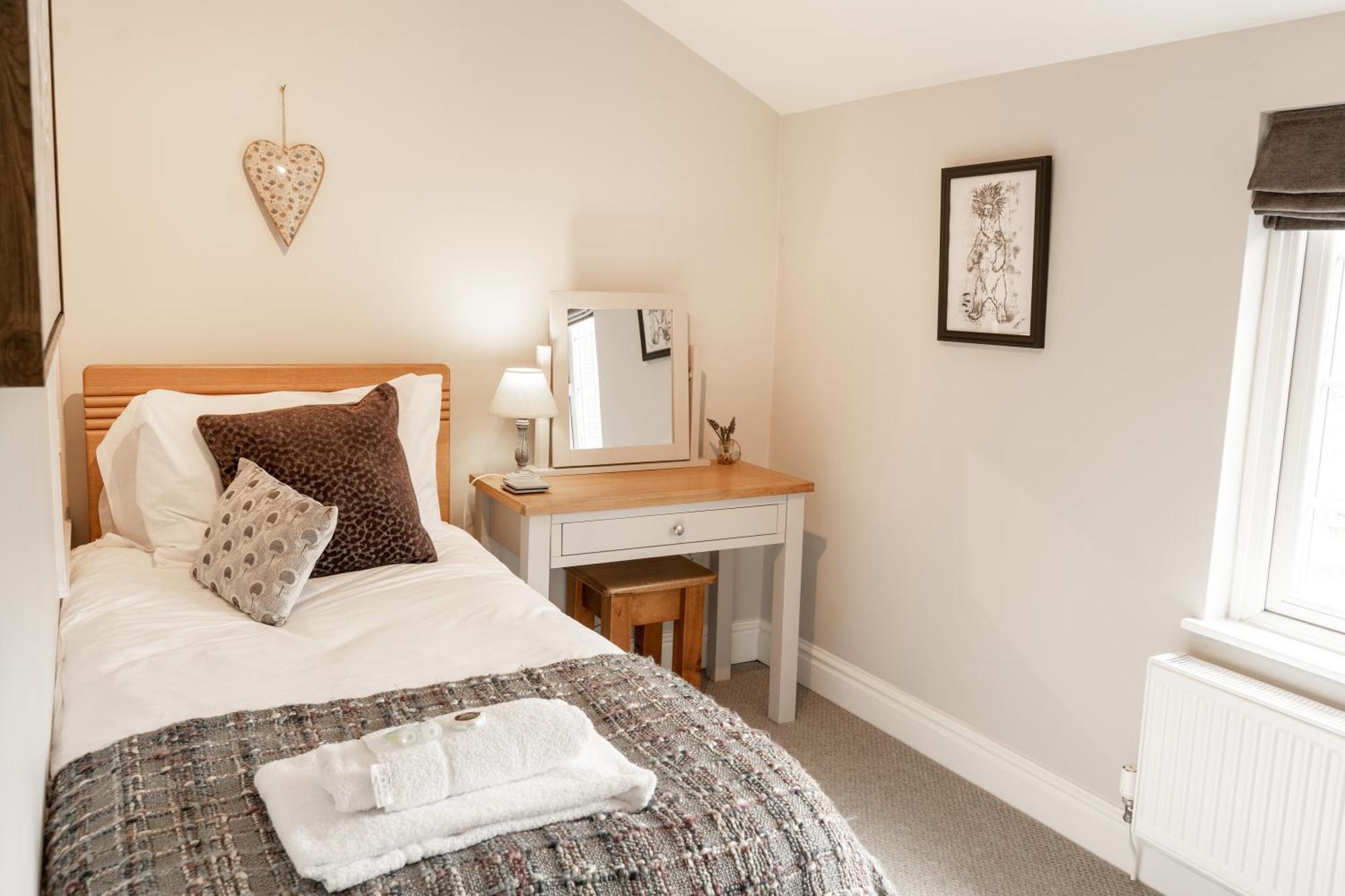 Cosy 2 Bed Cottage In Charming Village Of Christleton - For Up To 5 Eksteriør billede